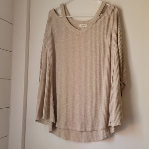 Umgee v neck cold shoulder 3/4 sleeve